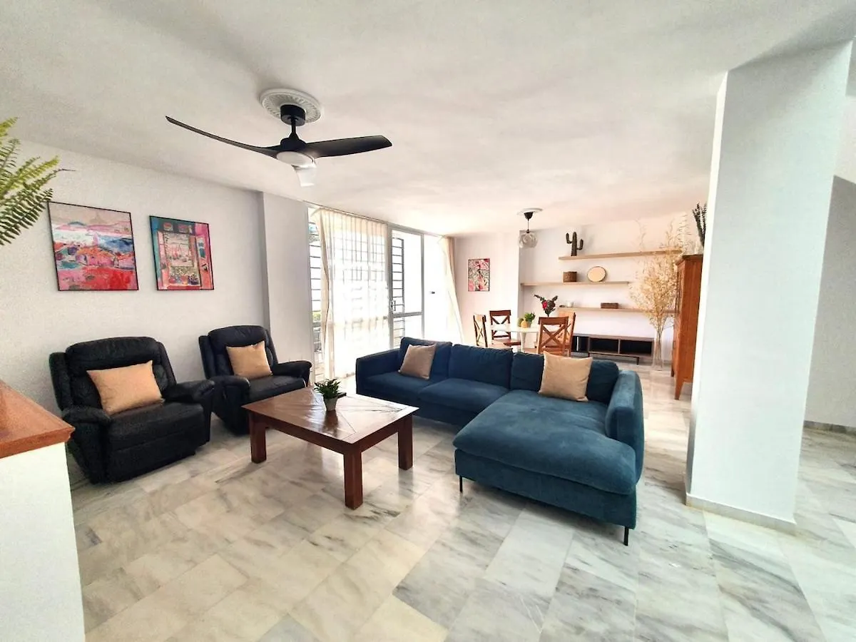 Gran Casa Luminosa Con Jardin Privado Villa Estepona 0*,  Spain
