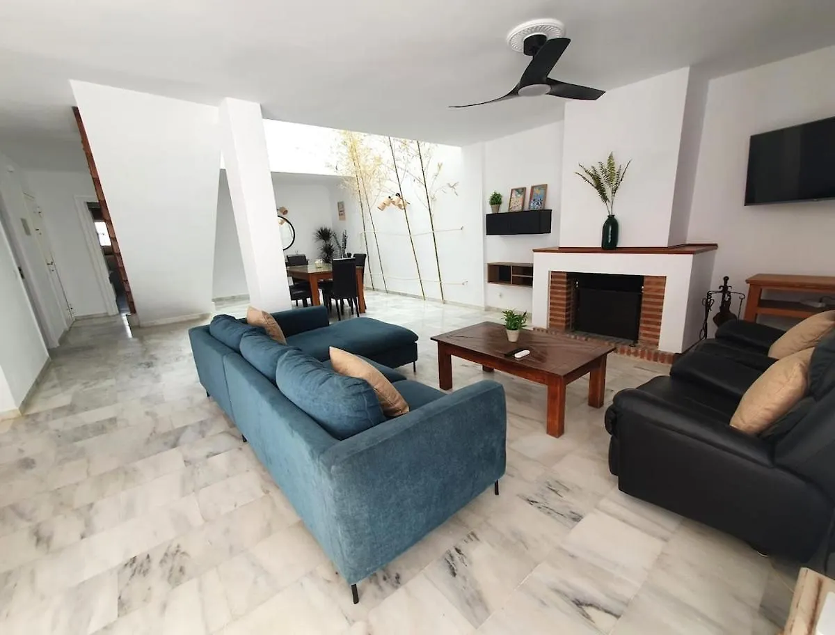 Gran Casa Luminosa Con Jardin Privado Villa Estepona Spain
