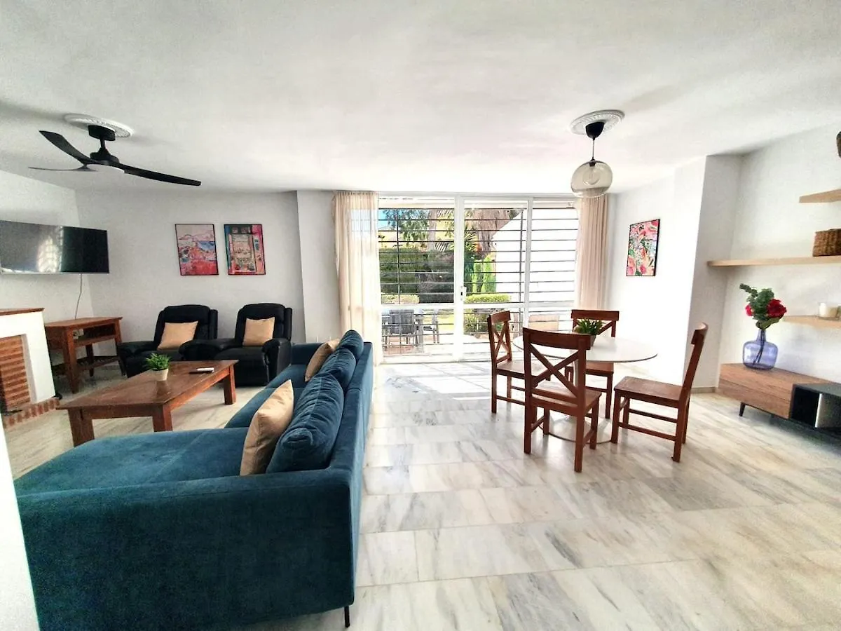 Gran Casa Luminosa Con Jardin Privado Villa Estepona